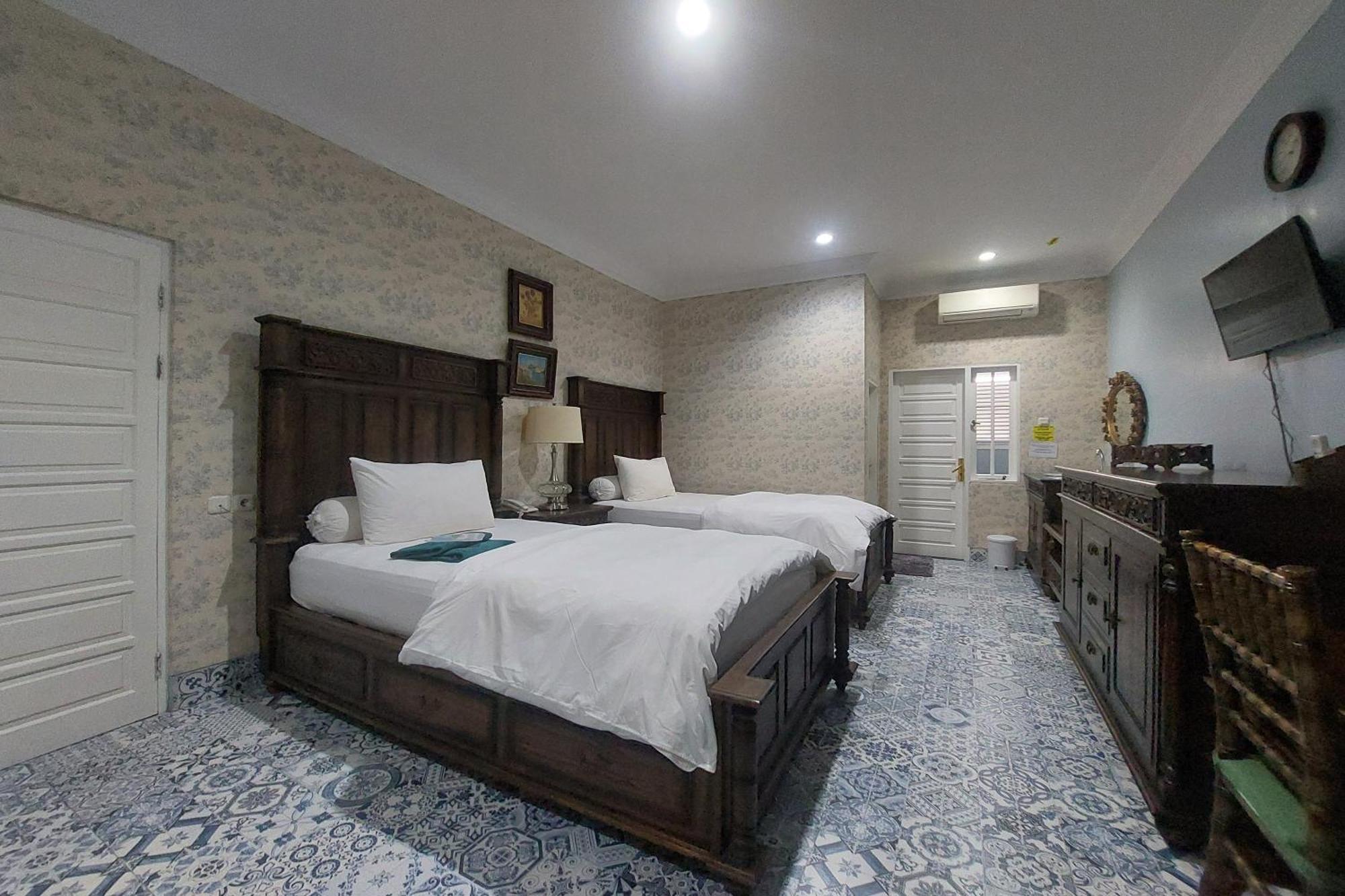 Nonie'S Huis Hotel Medan Exterior foto